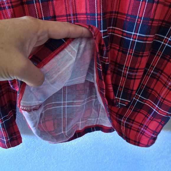 Lands' End Red Plaid long sleeve Shirt - Picture 4 of 7